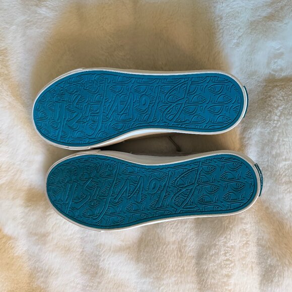 Blowfish Malibu embroidered sneakers women size 9.5 New - Picture 6 of 7
